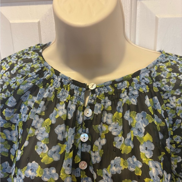 NWT ZARA Blouse size large flowers on it - Picture 8 of 11